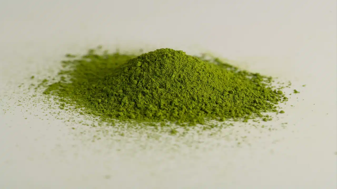 Japonya’dan Fincanınıza Uzanan Yolculuk: Gerçek “Matcha” Deneyimi Nasıl Olmalı?