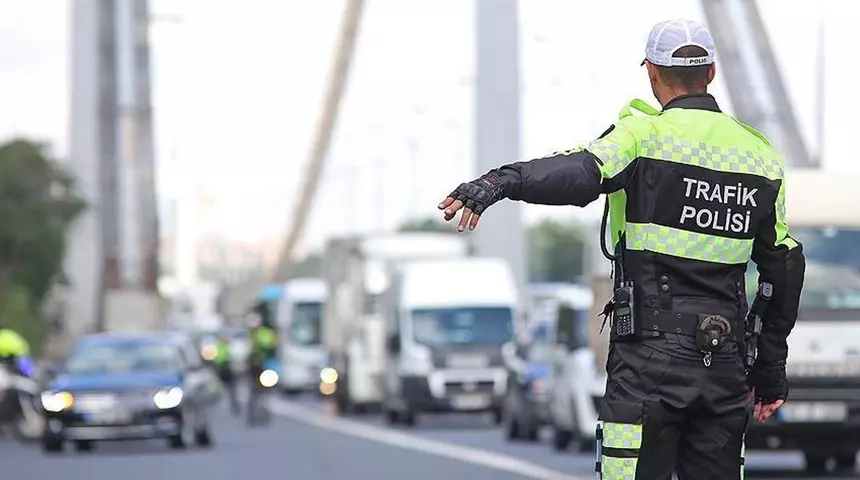 Trafikte yeni dönem: Bunu yapanlar yandı